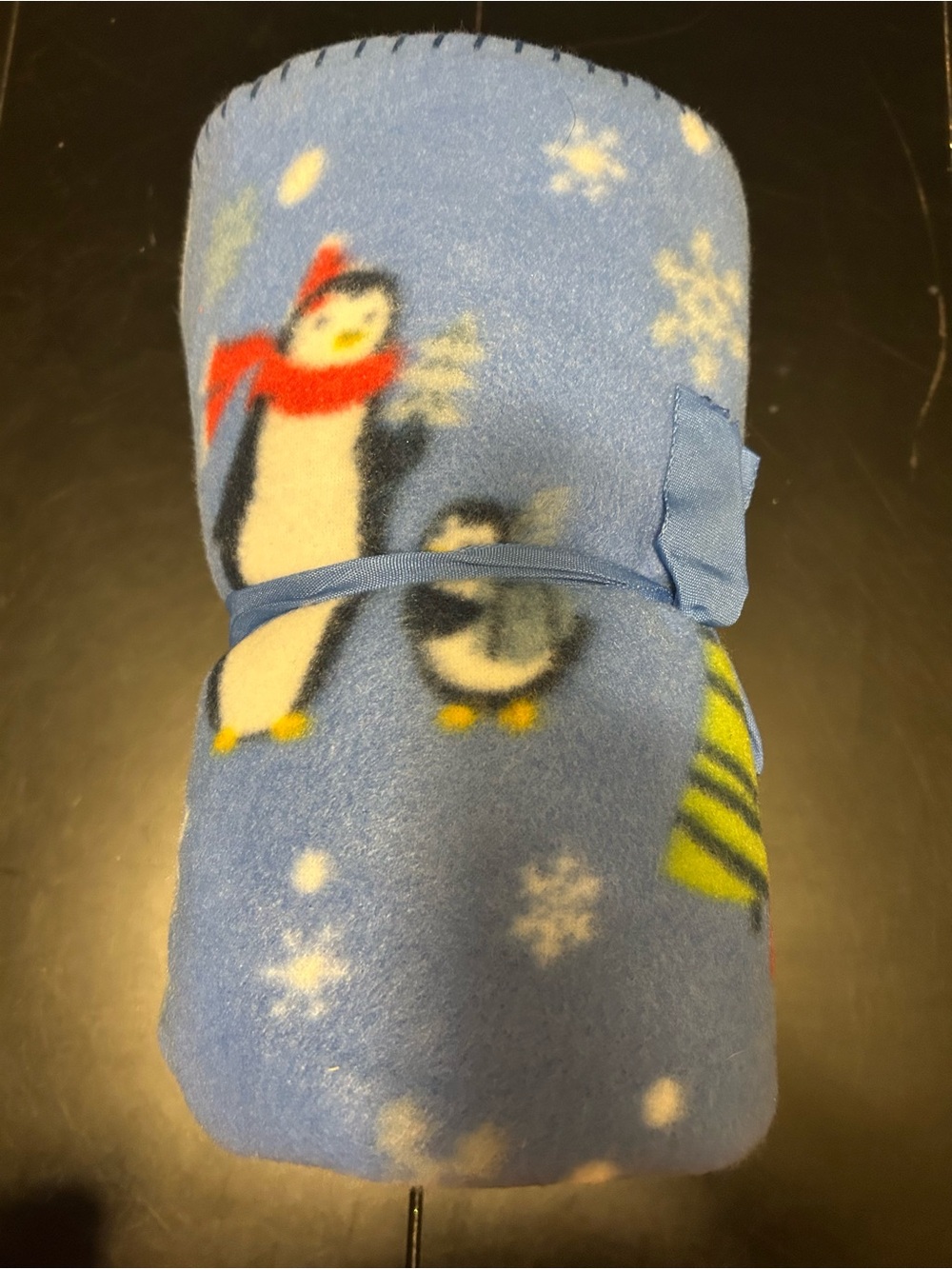 New in packaging Blue Penguin Winter Fleece Throw Blanket